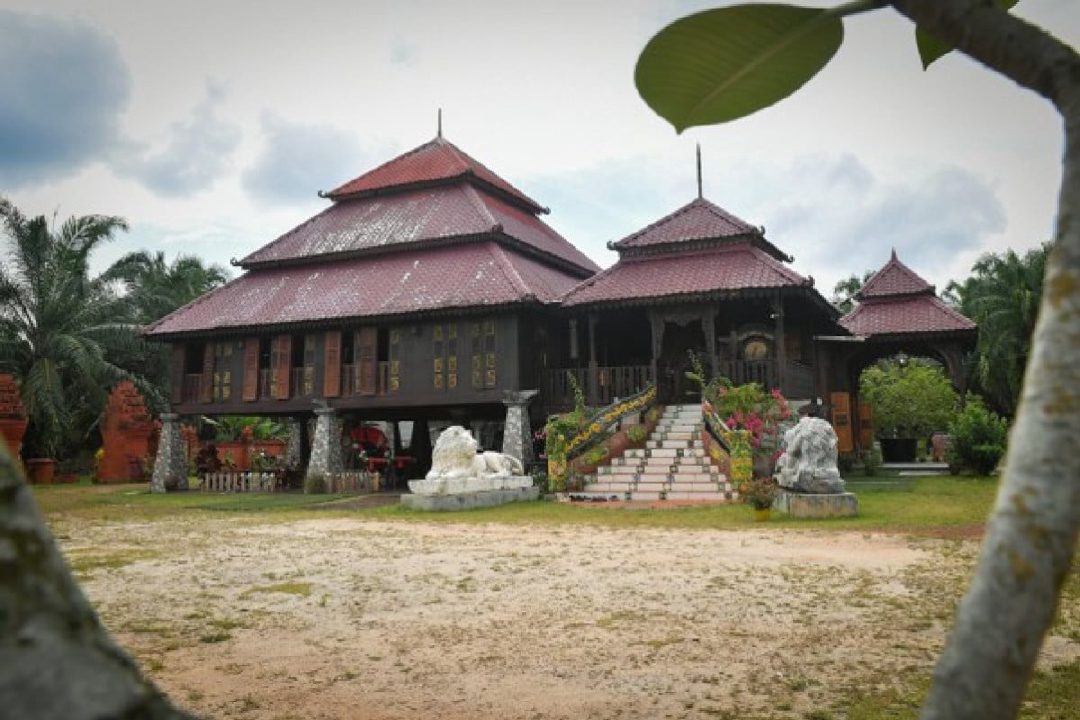 Kampung Sarang Buaya, Muar